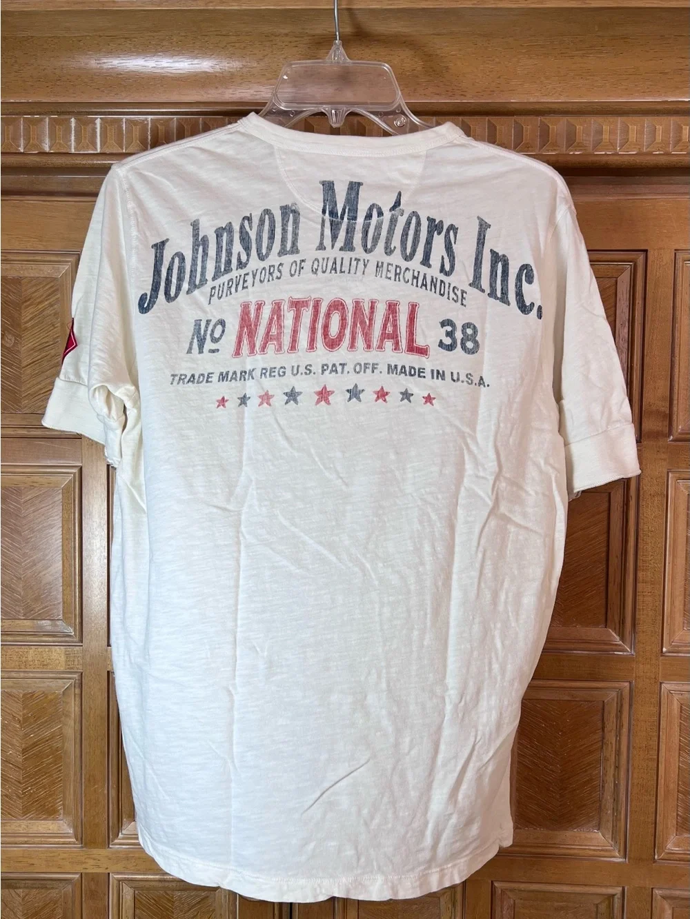 Johnson Motors Inc Henley T-Shirt Men’s Medium White Graphic Short Sleeve USA - Picture 2 of 4